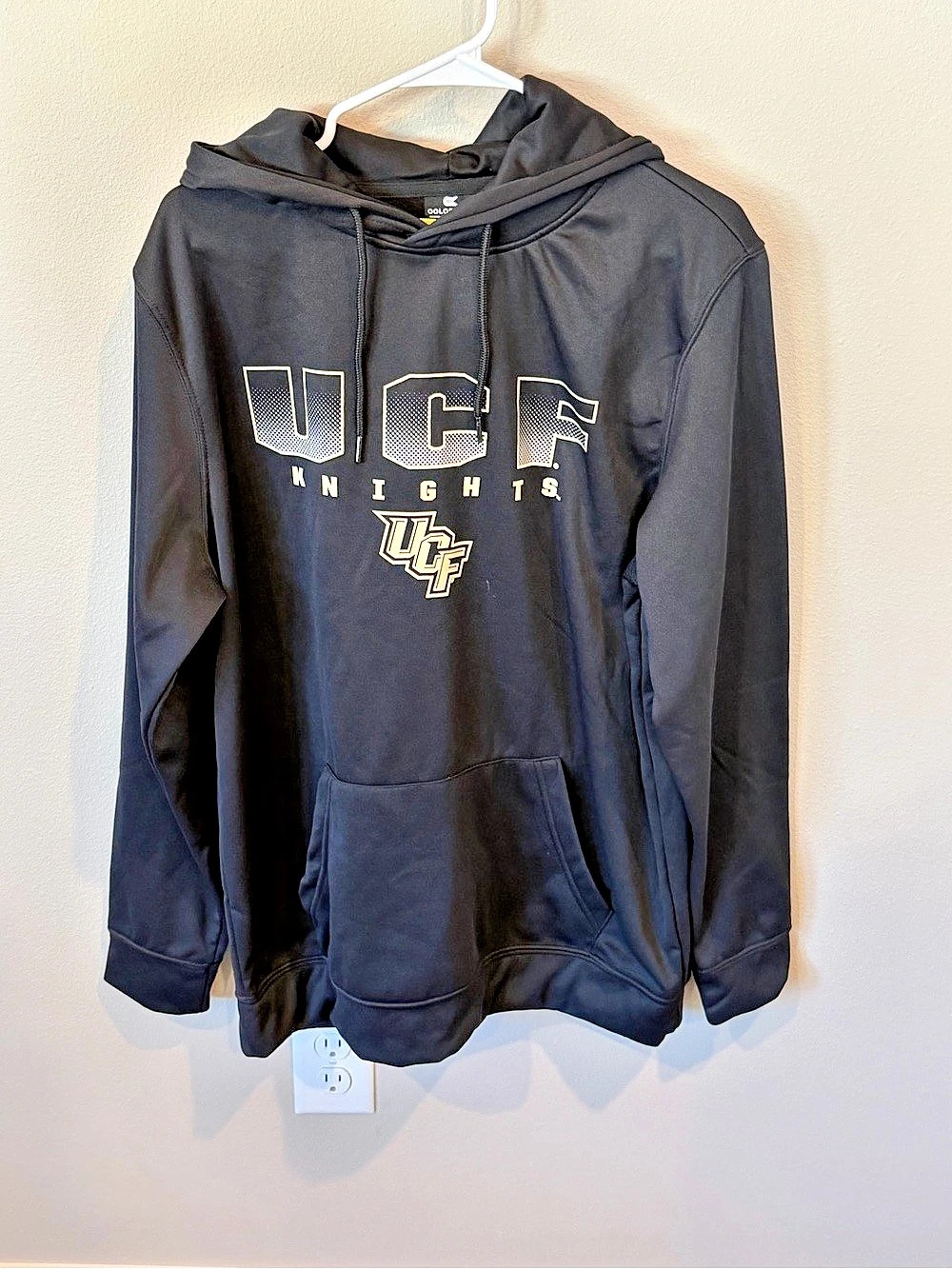 Colosseum UCF Knights Blackout 3.0 Pullover Hoodie, Large Men’s XL Women’s. NWOT